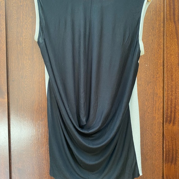 Black sleeveless tank top with metallic trim - Picture 2 of 6
